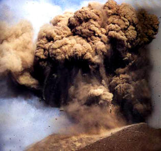 Erupción del Krakatoa en 1997