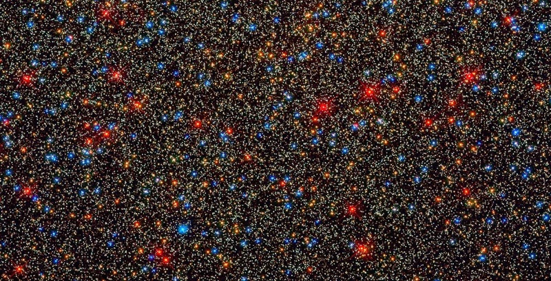 Vue panoramique d'un assortiment coloré de 100 000 étoiles