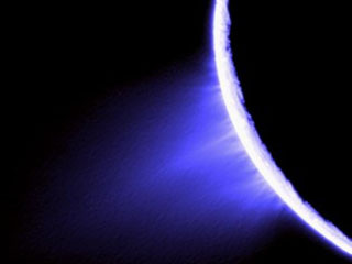 Maravilla del mundo - los géiseres de Encelado