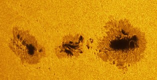 manchas solares AR1302 nombrado en septiembre de 2011